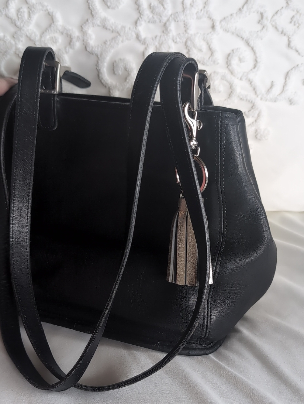 Vintage Coach Waverly 🖤Black Bucket Bag- Chrome Hardware Silver Charm Tassel - Picture 16 of 16
